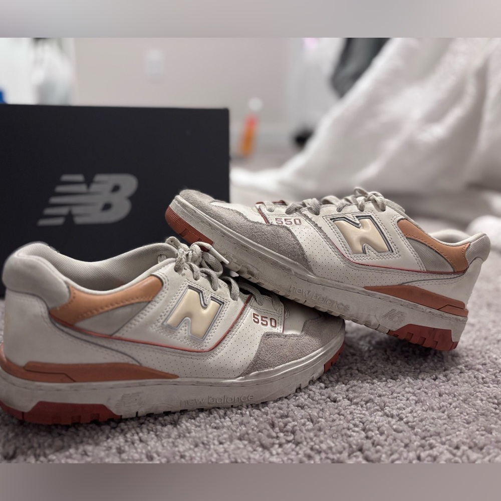 2021 new balance 550s Mens 9.5 Women’s 11